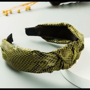 🆕 2/$20 Metallic Snakeskin headband